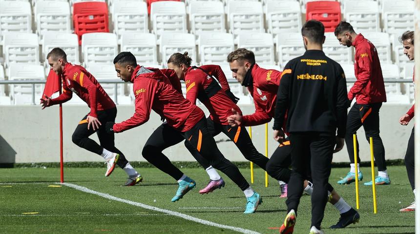 Galatasaray, İstanbul’a geldi