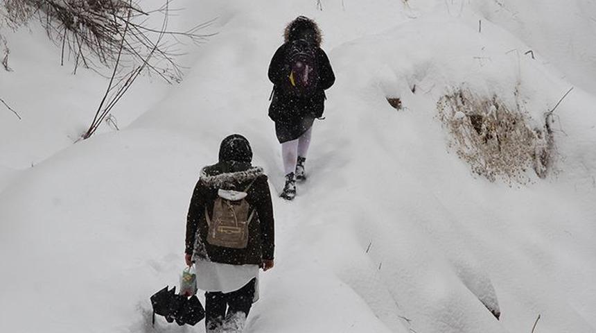Eğitime kar engeli! Valilikler tatil haberlerini duyurdu