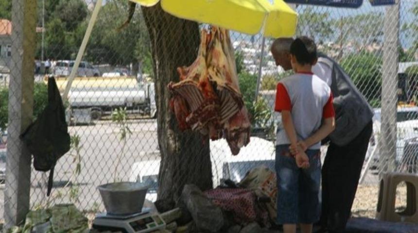 40 derece sıcakta sokakta et satışı