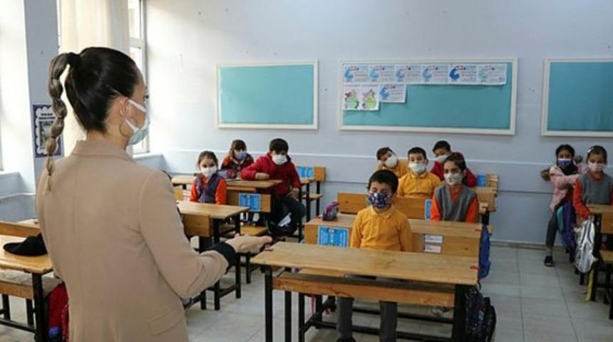 18 Mart Cuma okullar tatil mi? Kar tatili olan il ve ilçeler hangileri? Hangi illerde okullar tatil edildi? 18 Mart 2022 Cuma