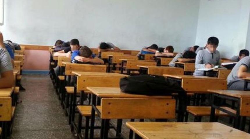 35 yıllık &ouml;ğretmeni emekli eden g&ouml;r&uuml;nt&uuml;