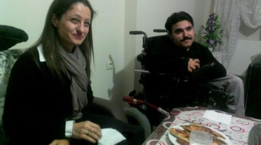 Şafak Pavey, engelli 3 kardeşi ziyaret etti