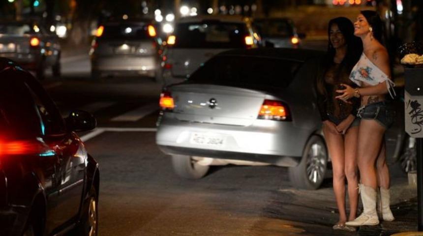 Fransa'da seks i&ccedil;in para &ouml;demek su&ccedil; mu sayılacak?