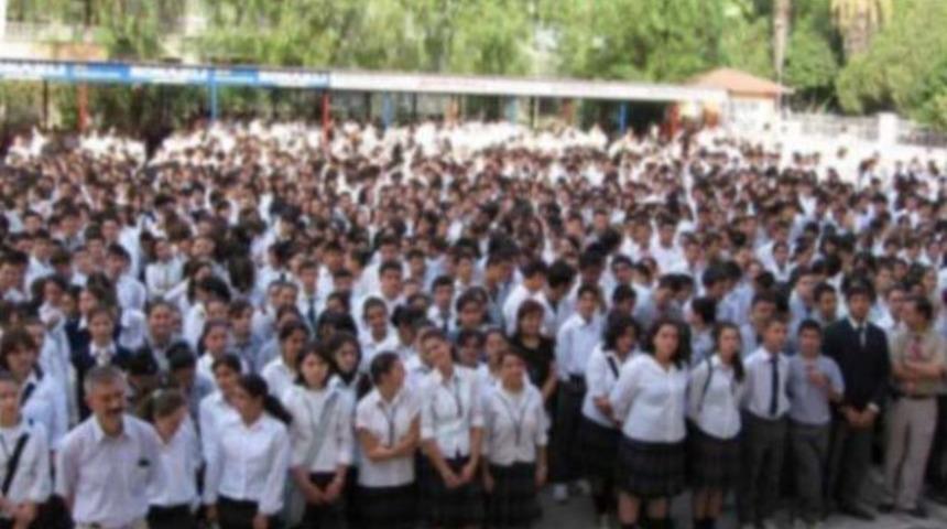 Lisede 'Andımız' krizi