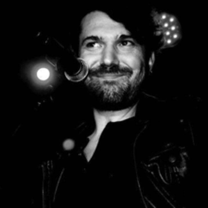 İlişkilerimde &Ccedil;ok &Ccedil;ektim