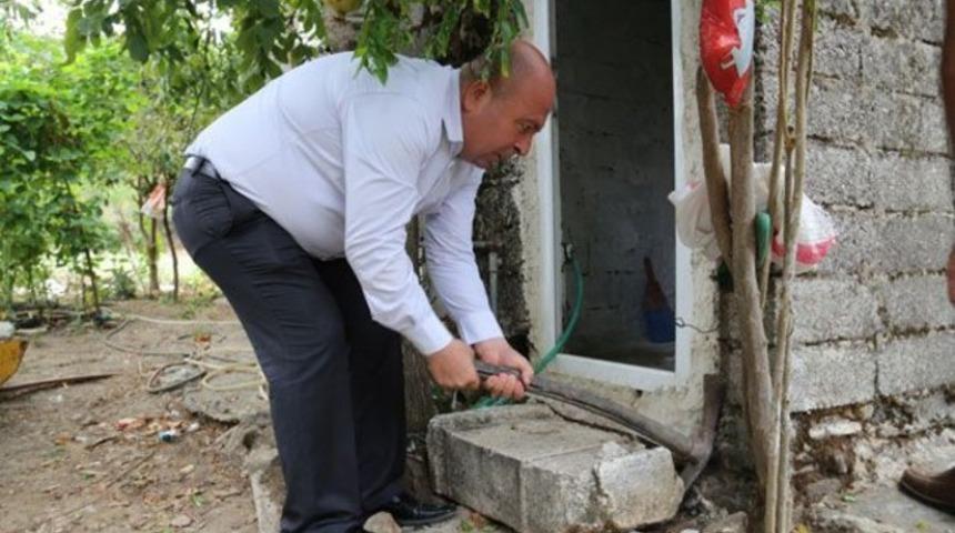 Antalya'da tarihi eserleri tuvalete basamak yapmışlar!