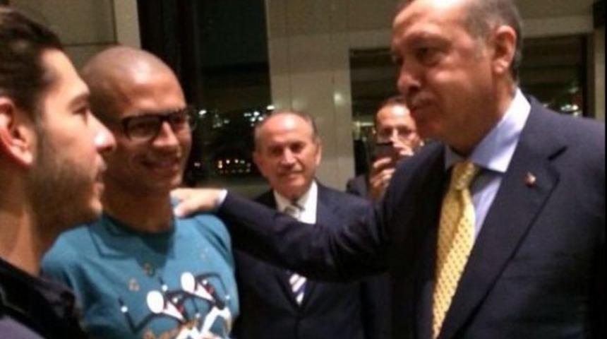 Erdoğan'a havalimanında s&uuml;rpriz karşılama