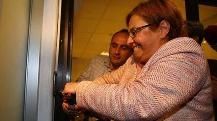 Başkandan ilk icraat: Kapıdaki şifreyi kırdı