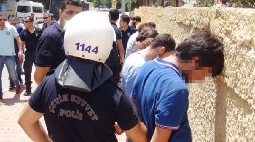 Üniversitede eyleme 23 gözaltı