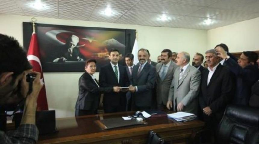 Sırrı Sakık, Ağrı belediye başkanlık koltuğuna oturdu