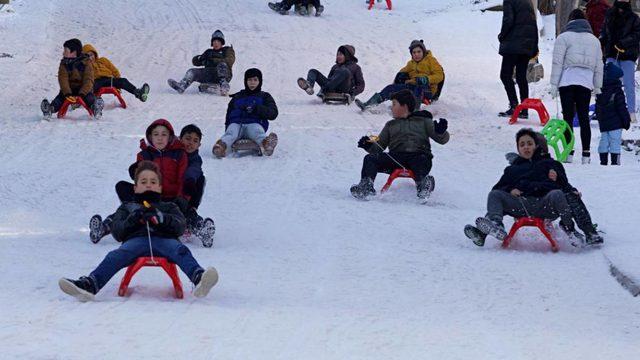 15 Mart Salı okullar tatil mi? Kar tatili olan il ve ilçeler hangileri? Hangi illerde okullar tatil edildi? 15 Mart 2022 Salı