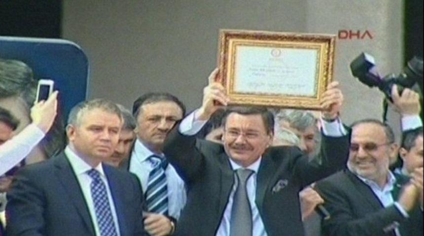 Melih G&ouml;k&ccedil;ek mazbatasını aldı