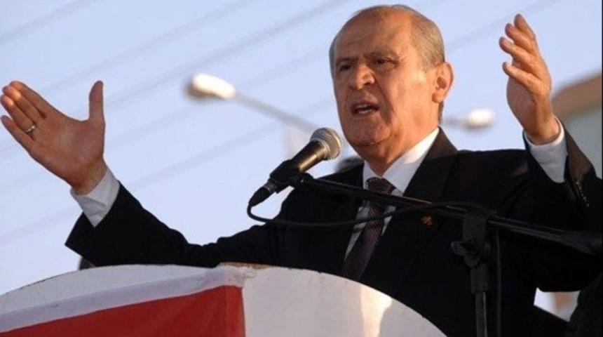 Devlet Bah&ccedil;eli'den ''yasak'' eleştirisi