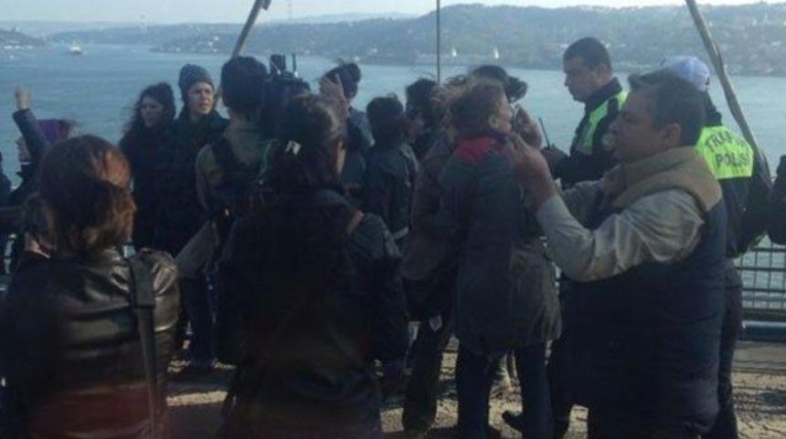 Boğaz Köprüsü'nde tezkere karşıtı eylem