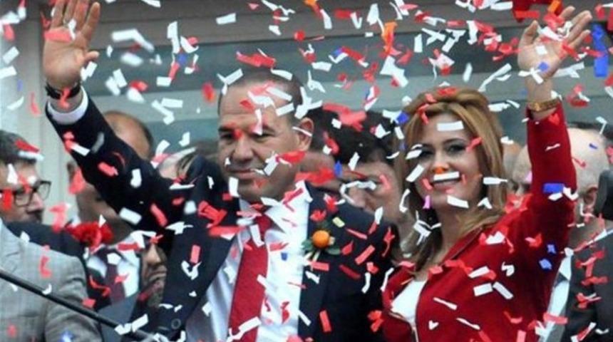 Adana'da MHP'li başkandan balkon konuşması