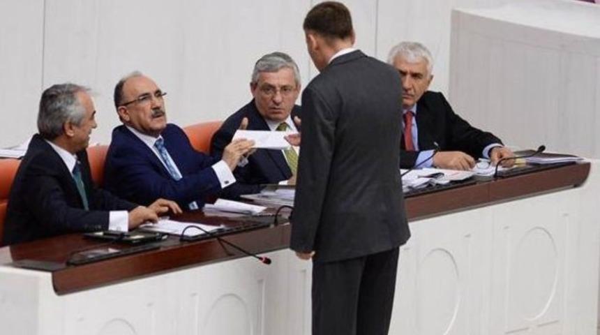 Meclis'te şaşkınlık yaratan o an!