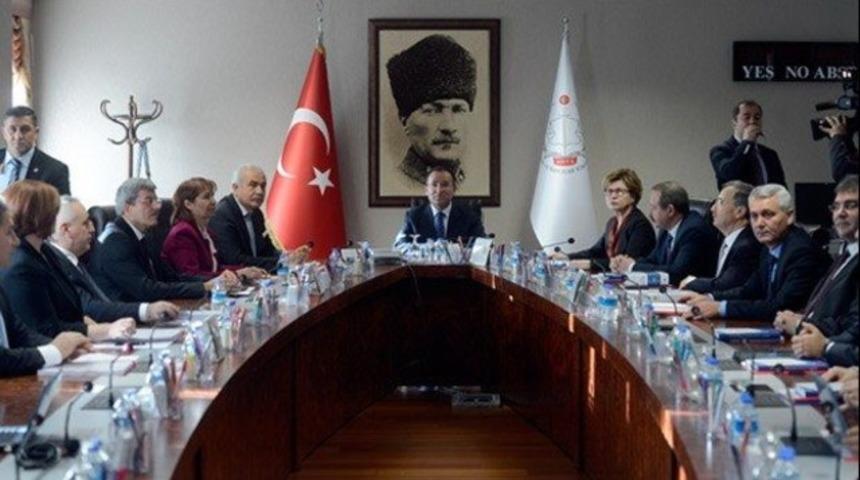 Bozdağ ve HSYK üyeleri arasında atama satrancı