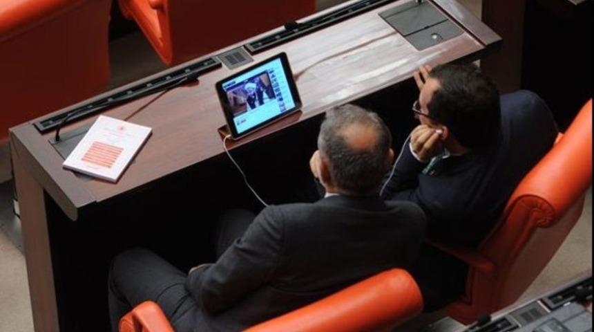 AKP'li vekiller Meclis'te C&uuml;bbeli'yi izledi