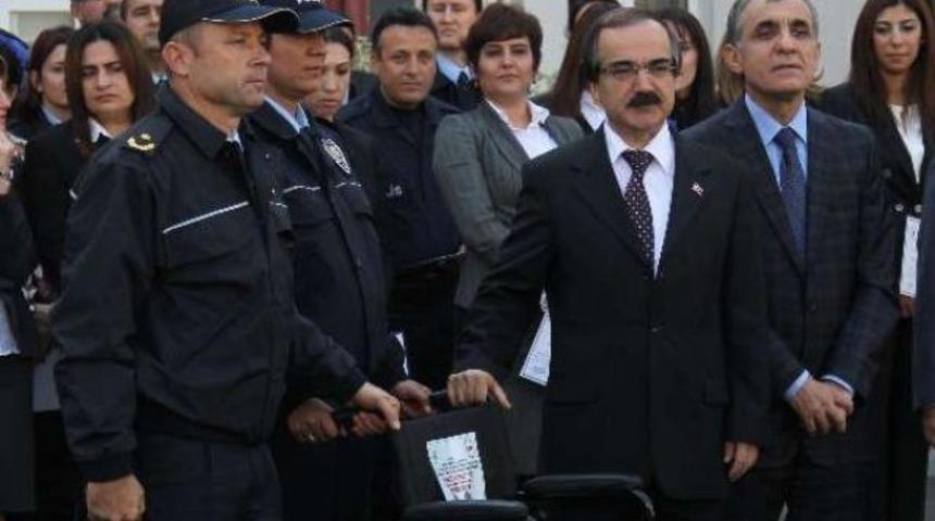 Vali Coş: Tatlı yiyelim tatlı konuşalım