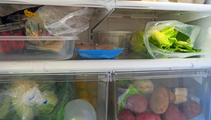 Ölümcül hata: Buzdolabına asla girmemesi gereken yiyecekler! Kansere neden oluyor