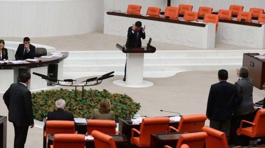 Meclis&rsquo;te tape kavgası