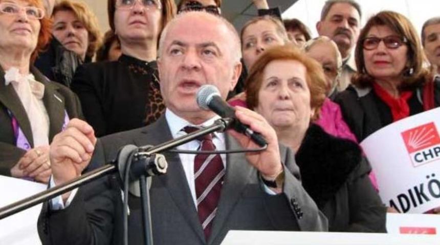 Bakırk&ouml;y'de istifa, Kadık&ouml;y'de serzeniş