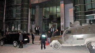 Hakkari Üniversitesi'ne molotof kokteylleri ile saldırdılar