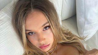 Dünyaca ünlü model Alexis Ren sütyensiz pozuyla beğeni yağmuruna tutuldu!