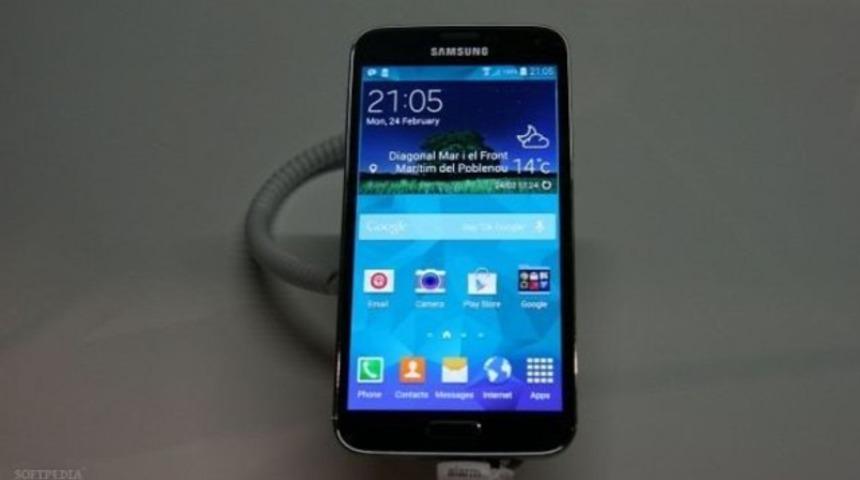 Samsung Galaxy S5 mini de suya dayanıklı