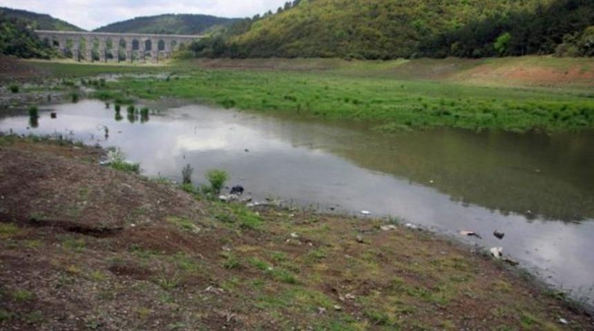 Yağış İstanbul'a 10 g&uuml;nl&uuml;k su bıraktı