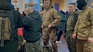 Sayıları gitgide artıyor! Rusya'ya karşı savaşmak için yola çıktılar