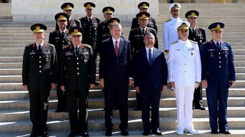 YAŞ üyeleriyle ilk kez hatıra fotoğrafı