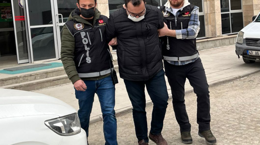Sosyal medyada 'Uyuşturucu satan ne kadar şerefsiz varsa, alayı vatan haini' demişti, uyuşturucu ticaretinden tutuklandı 