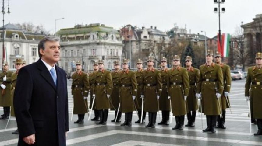 Abdulah G&uuml;l'den internet ve HSYK'ya onay sinyali