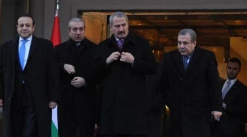 AK Parti &ouml;nergesini geri &ccedil;ekti, g&ouml;r&uuml;şme ertelendi