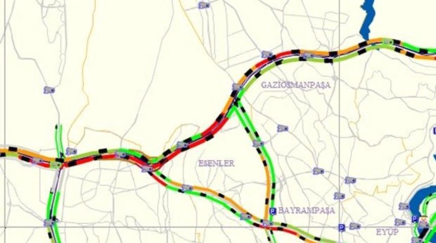 TIR devrildi, trafik felç