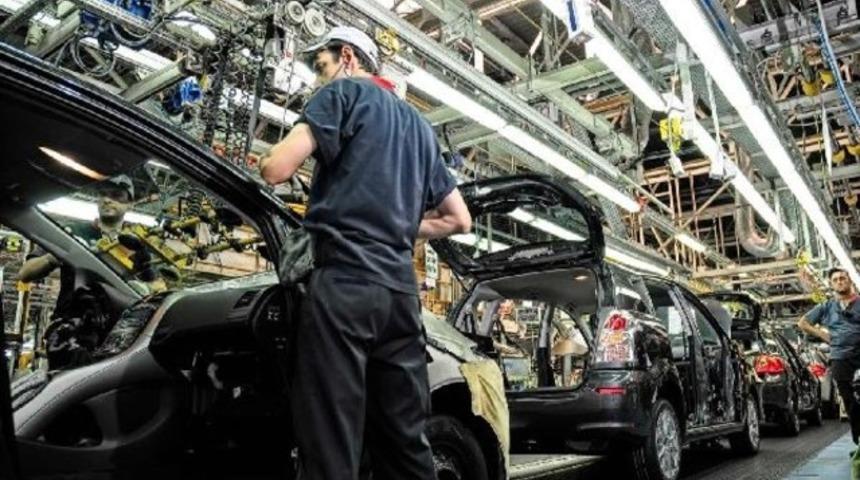 Toyota fabrikasında insanlar devreye girmeye başladı