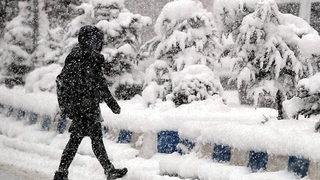 Eğitime kar engeli haberleri gelmeye başladı! Valilikler peş peşe duyurdu