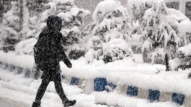 Eğitime kar engeli haberleri gelmeye başladı! Valilikler peş peşe duyurdu