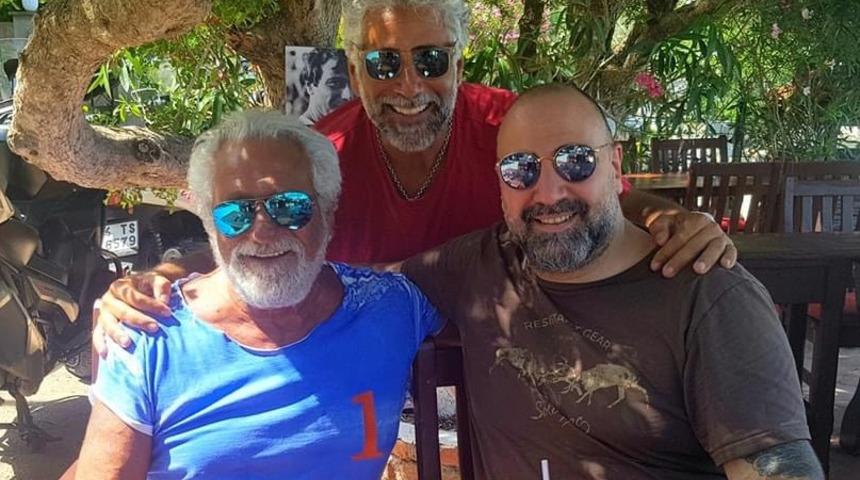 Ünlü şarkıcı Fedon’un oyuncu yeğenine hırsızlık şoku! 350 bin TL'lik motosikleti çalındı