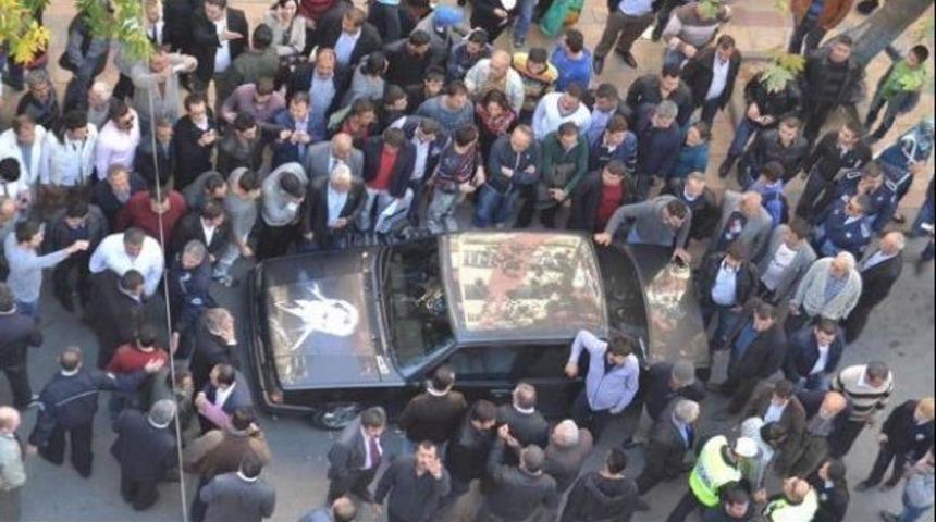 'Atat&uuml;rk &ccedil;ıkartması' tartışması'na inceleme