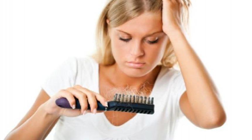 Kadınlar sa&ccedil; d&ouml;k&uuml;lmesi sorununu gizliyor