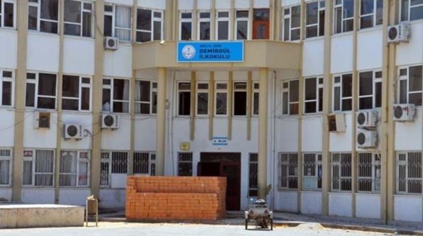 Antalya'da eğitim skandalı: Bas parayı se&ccedil; hocayı