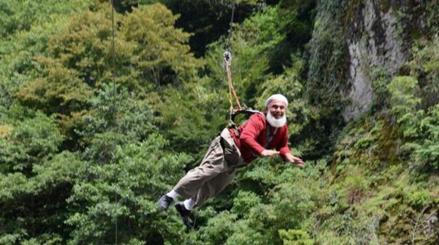 Rize'de Laz hacının zipline keyfi