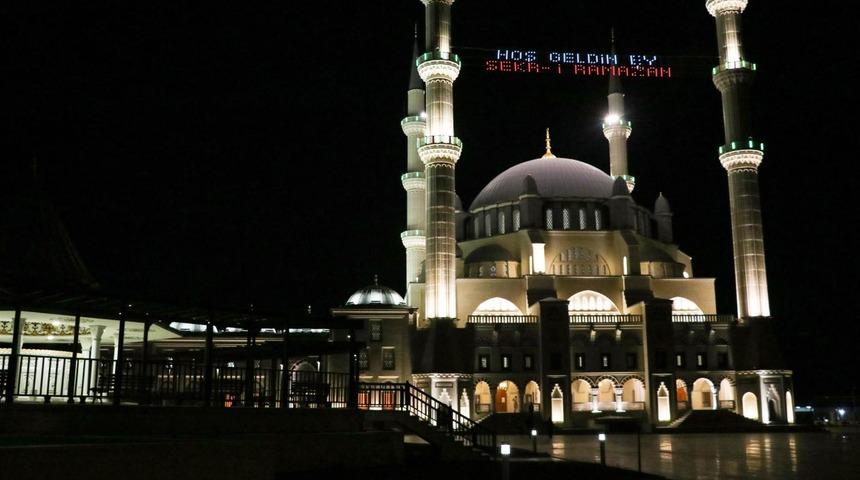 İzmir iftar vakti saat kaçta? İzmir'de iftar ezanı saat kaçta okunacak? 2022 ilk iftar ve sahur ne zaman?