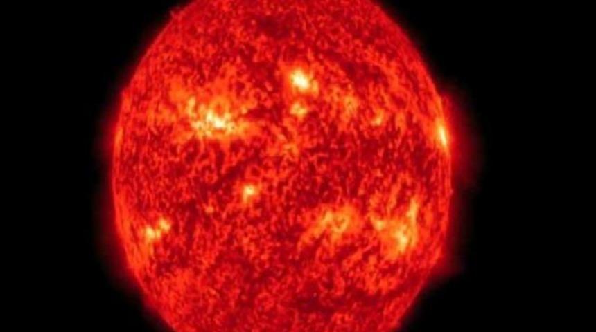 G&uuml;neşin manyetik alanı değişiyor