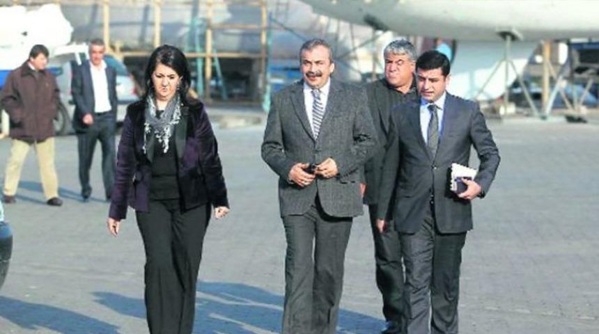 Uluslararası heyet İmralı'ya giderek Öcalan’la görüştü