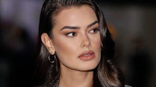 O Ses Türkiye sunucusu Saadet Özsırkıntı havuz pozlarıyla takipçilerini mest etti!