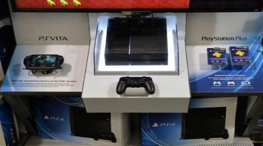 PlayStation 4 satışa &ccedil;ıktı