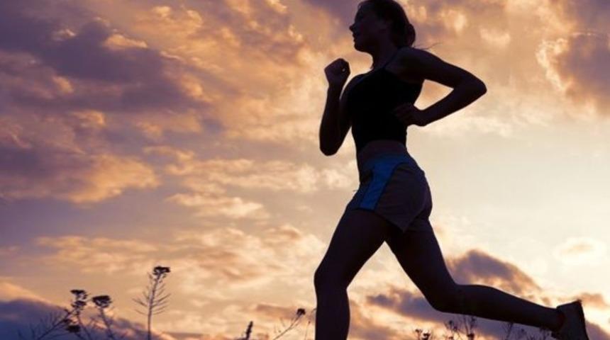 Hızlı koşan &ccedil;abuk '&ouml;l&uuml;yor'